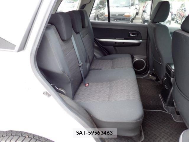 Suzuki ESCUDO 2013-02 4370646-8