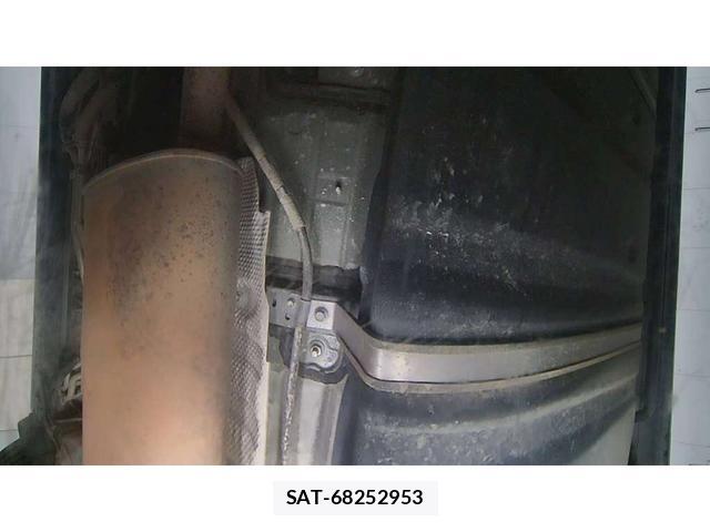 Toyota ESQUIRE 2018-03 1076993-9