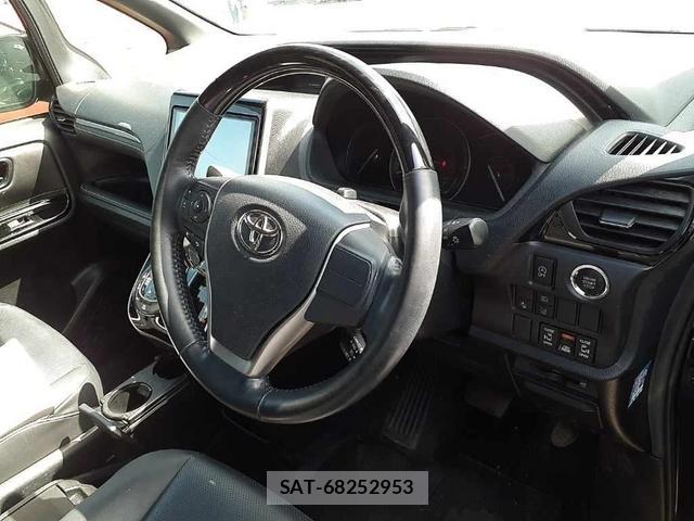 Toyota ESQUIRE 2018-03 1076993-5