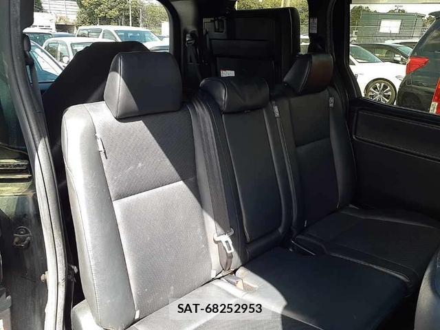 Toyota ESQUIRE 2018-03 1076993-7