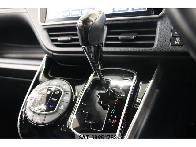 Toyota ESQUIRE 2018-01 1164840-9