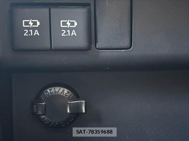 Toyota ESQUIRE 2020-01 1176425-26
