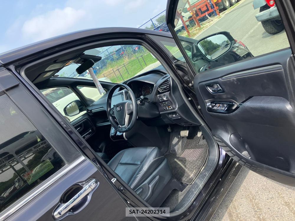 Toyota ESQUIRE 2018-04 1310150-11