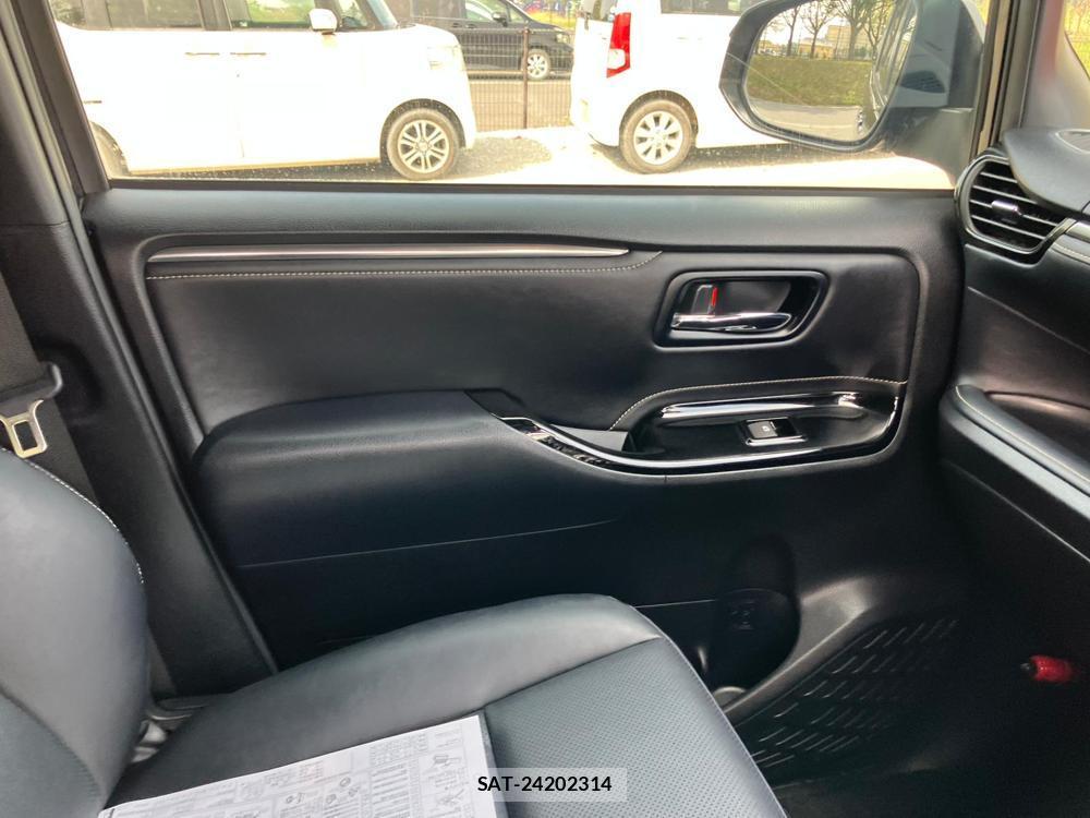 Toyota ESQUIRE 2018-04 1310150-23
