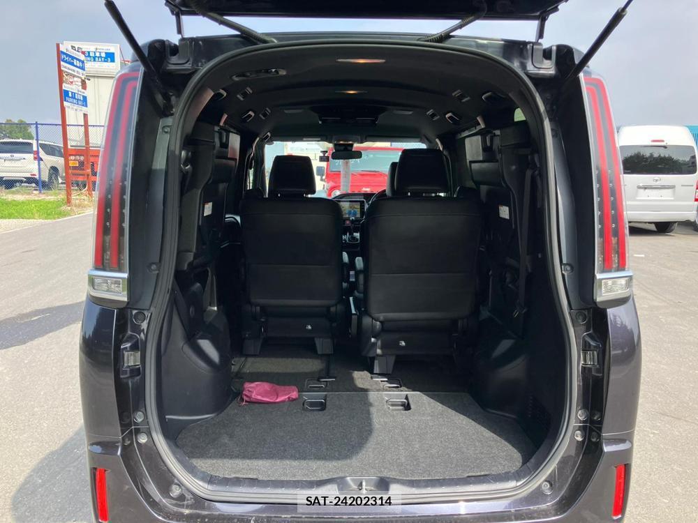 Toyota ESQUIRE 2018-04 1310150-27
