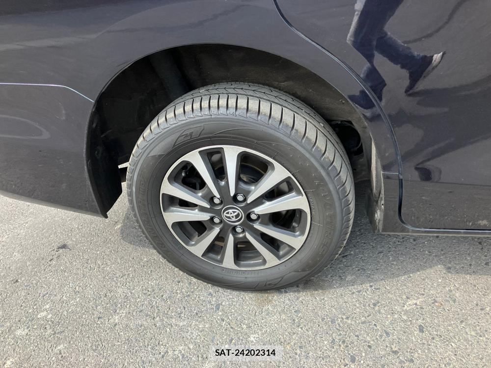 Toyota ESQUIRE 2018-04 1310150-34