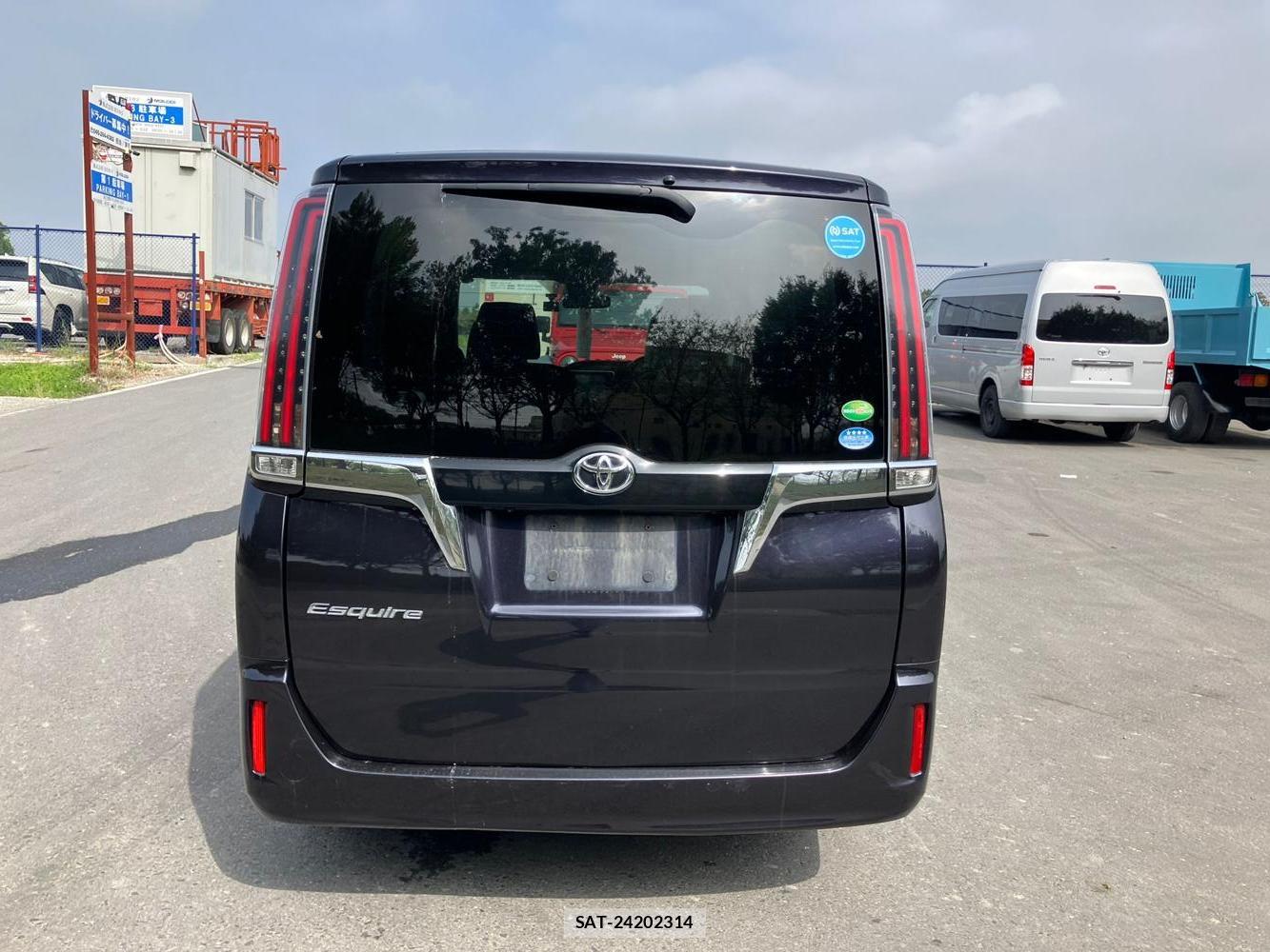 Toyota ESQUIRE 2018-04 1310150-3