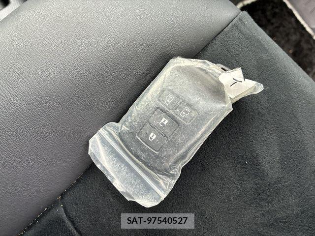 Toyota ESQUIRE 2020-10 1412223-9