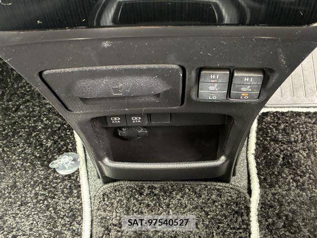 Toyota ESQUIRE 2020-10 1412223-17