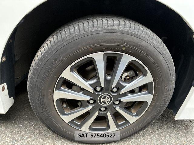 Toyota ESQUIRE 2020-10 1412223-24