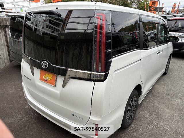 Toyota ESQUIRE 2020-10 1412223-2