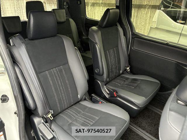Toyota ESQUIRE 2020-10 1412223-6