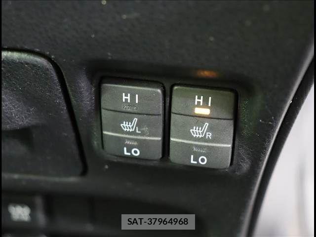 Toyota ESQUIRE 2020-11 1495731-15