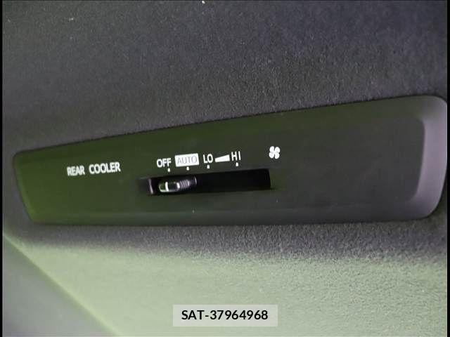 Toyota ESQUIRE 2020-11 1495731-22