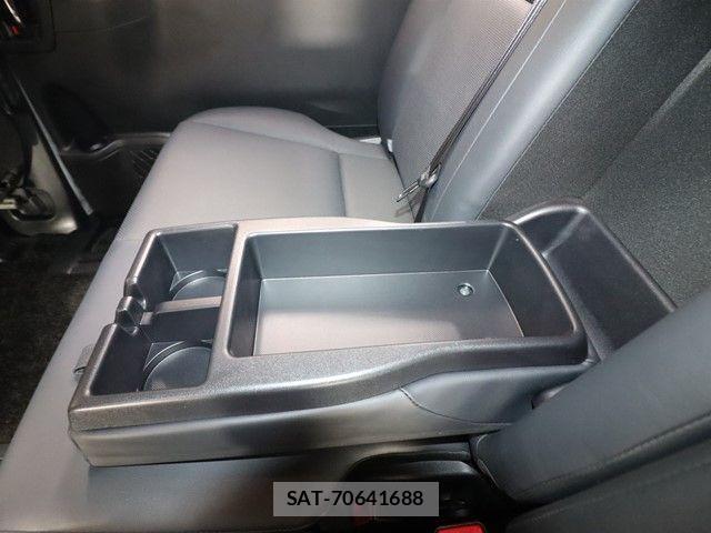 Toyota ESQUIRE 2017-12 2828753-9