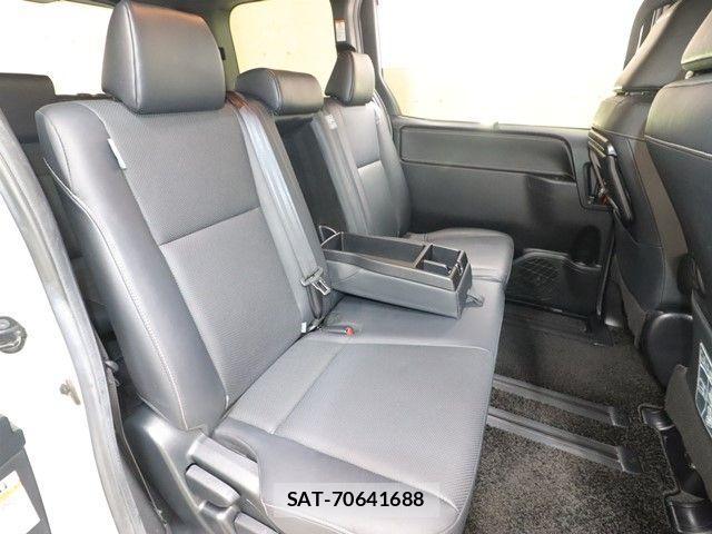 Toyota ESQUIRE 2017-12 2828753-4