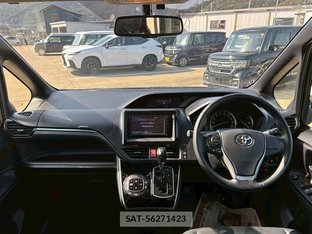 Toyota ESQUIRE 2016-03 3668451-2