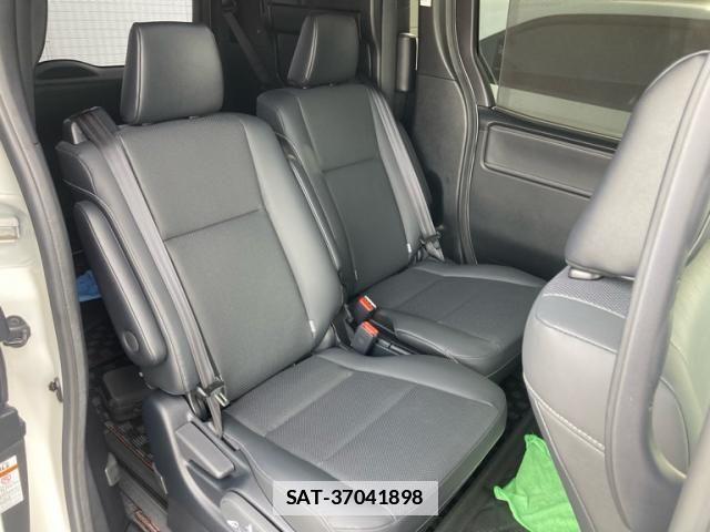 Toyota ESQUIRE 2021-12 3768191-15