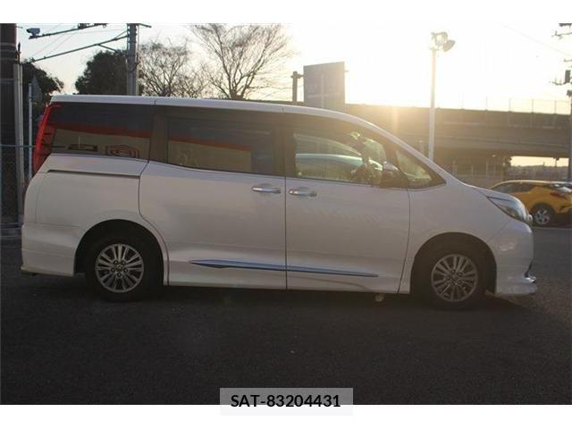 Toyota ESQUIRE 2015-09 4041701-9