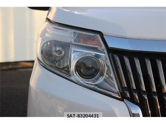 Toyota ESQUIRE 2015-09 4041701-15