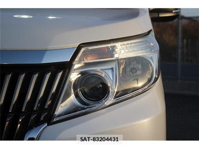 Toyota ESQUIRE 2015-09 4041701-17