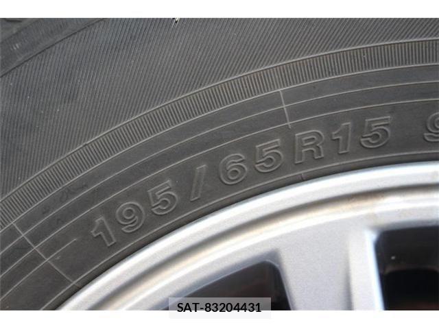 Toyota ESQUIRE 2015-09 4041701-29