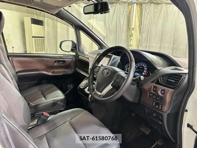 Toyota ESQUIRE 2014-11 4638819-11