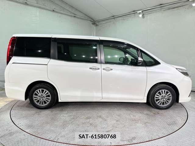 Toyota ESQUIRE 2014-11 4638819-6