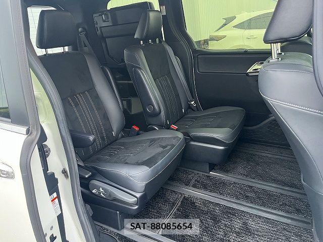 Toyota ESQUIRE 2021-03 6243856-9