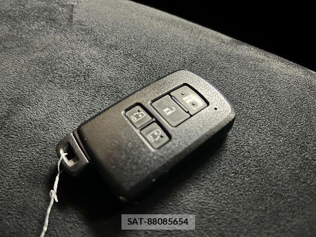 Toyota ESQUIRE 2021-03 6243856-25