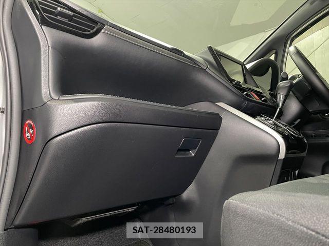 Toyota ESQUIRE 2015-03 6611735-18