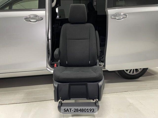 Toyota ESQUIRE 2015-03 6611735-4