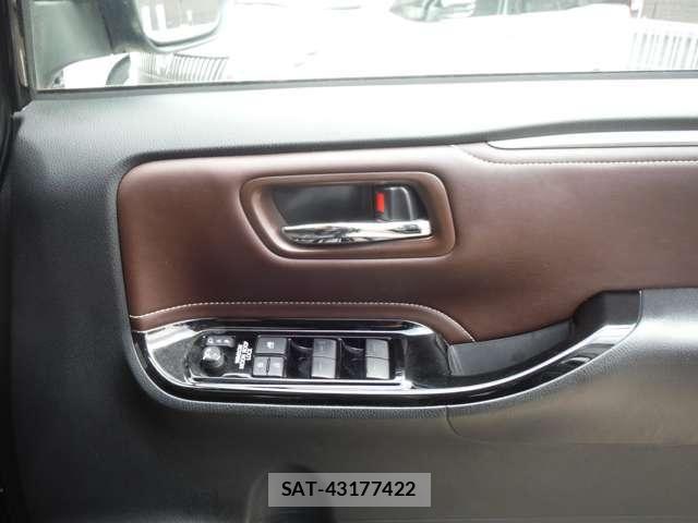 Toyota ESQUIRE 2020-12 6671227-29