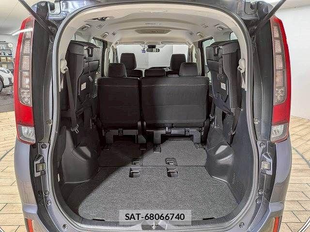 Toyota ESQUIRE 2017-04 6671230-12