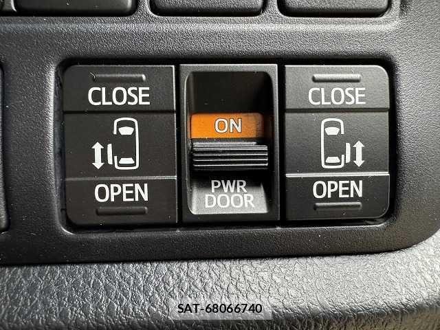 Toyota ESQUIRE 2017-04 6671230-7