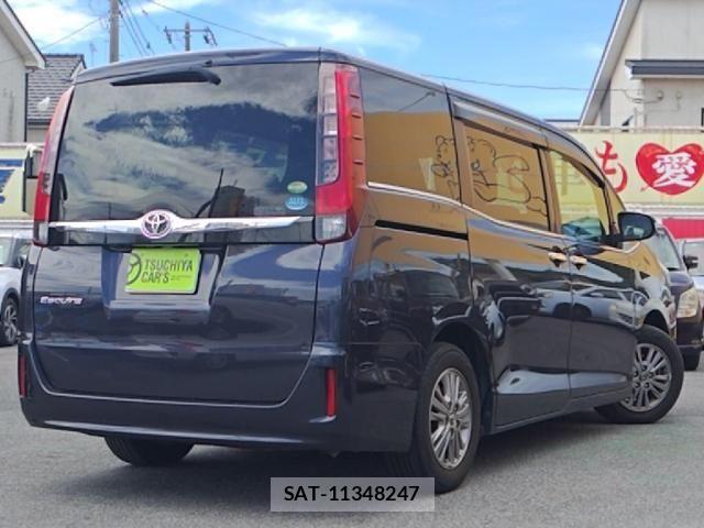 Toyota ESQUIRE 2016-01 6682652-1