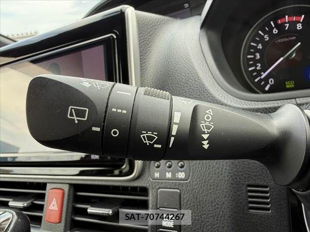 Toyota ESQUIRE 2020-02 6751478-28
