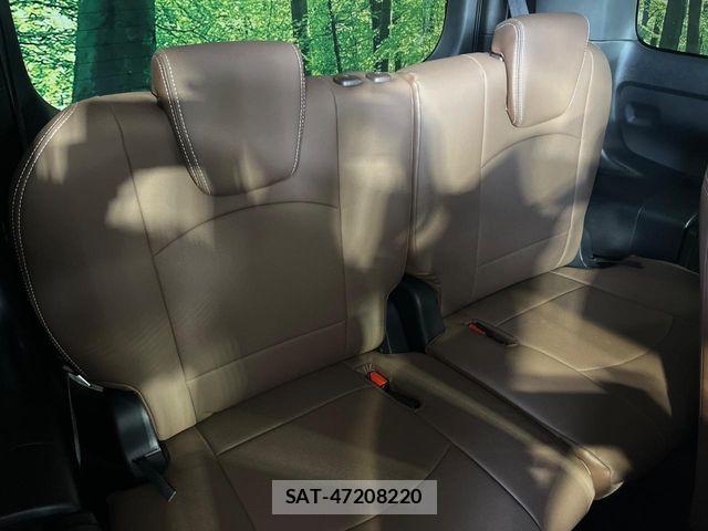 Toyota ESQUIRE 2017-12 6751477-9