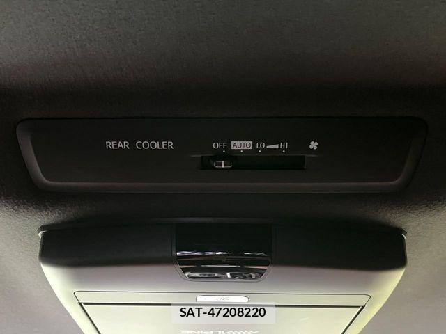 Toyota ESQUIRE 2017-12 6751477-5