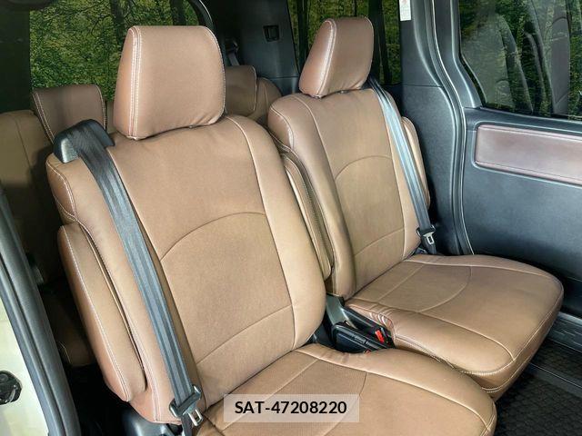 Toyota ESQUIRE 2017-12 6751477-8
