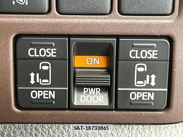 Toyota ESQUIRE 2019-04 6814845-4