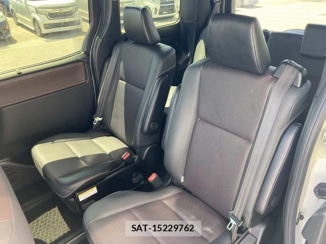 Toyota ESQUIRE 2020-09 6814842-26