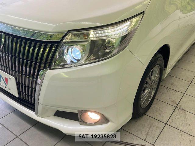 Toyota ESQUIRE 2015-08 6904767-12