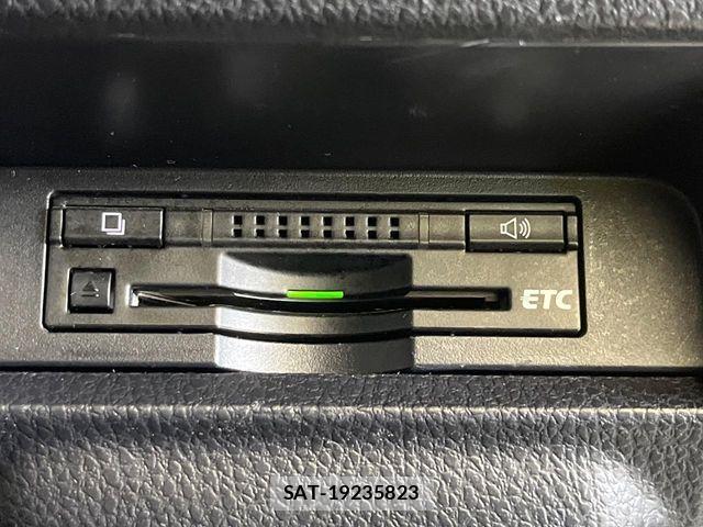 Toyota ESQUIRE 2015-08 6904767-5