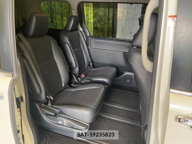 Toyota ESQUIRE 2015-08 6904767-8