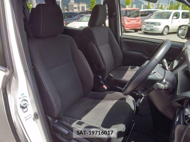 Toyota ESQUIRE 2017-09 6904771-9
