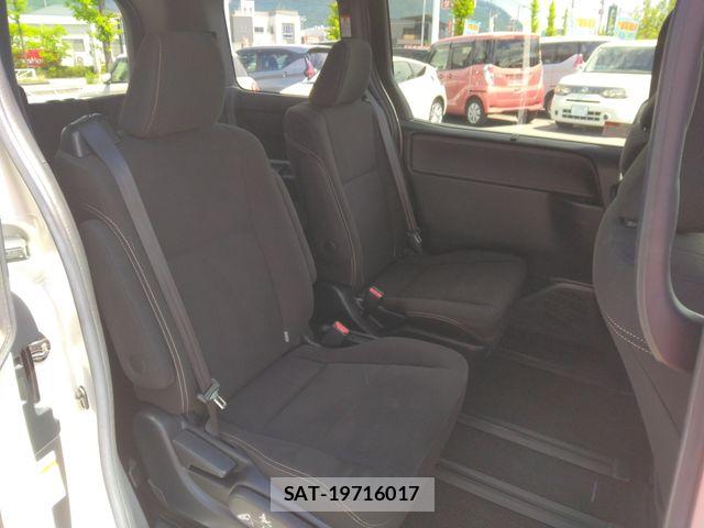 Toyota ESQUIRE 2017-09 6904771-10