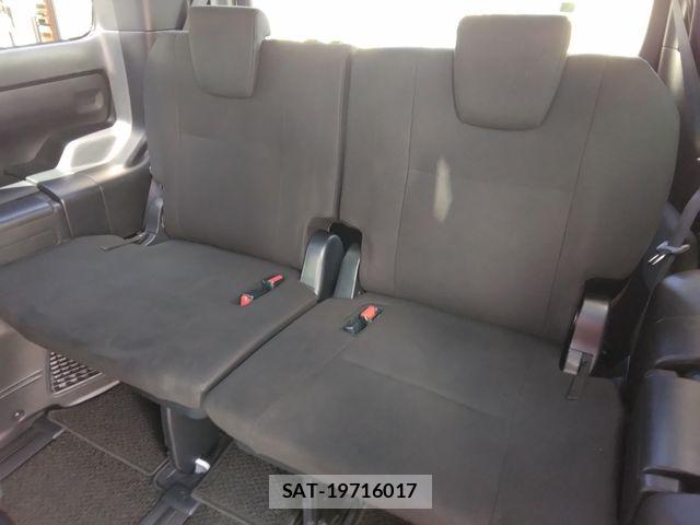 Toyota ESQUIRE 2017-09 6904771-15