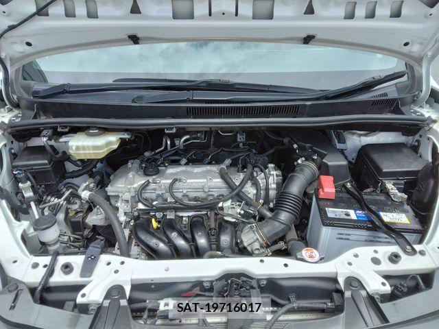 Toyota ESQUIRE 2017-09 6904771-18