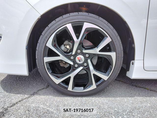 Toyota ESQUIRE 2017-09 6904771-26